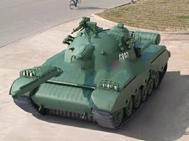 东澳镇充气坦克战车